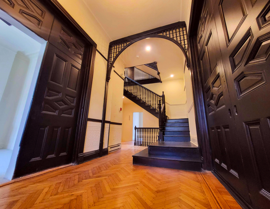 1812 Eutaw Place- Entry facing stairs